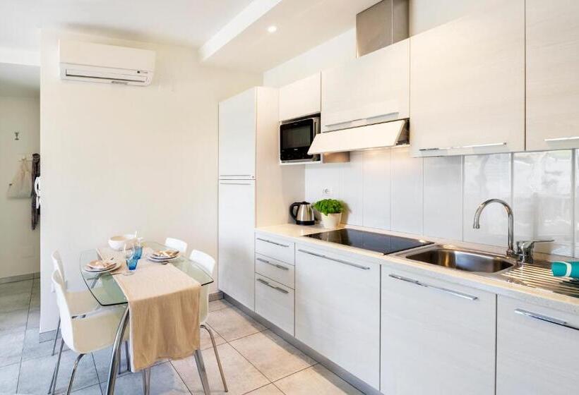 1階の1ベッドルームアパートメント, Mavip Residence