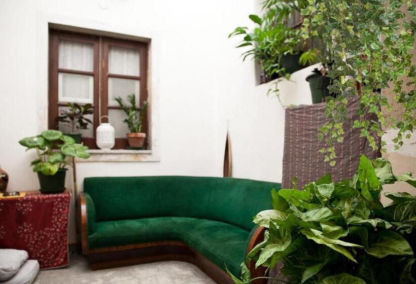 اتاق استاندارد سه نفره, Alcalà Living B&b