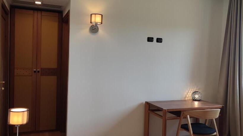 חדר סטנדרט, Altana