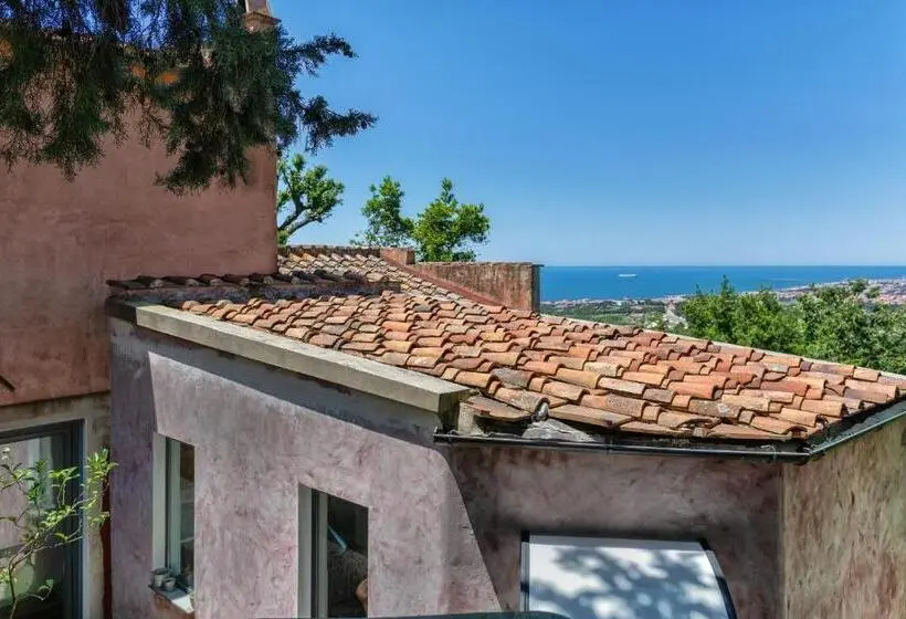 اتاق دوبلکس, Villa Eugenia