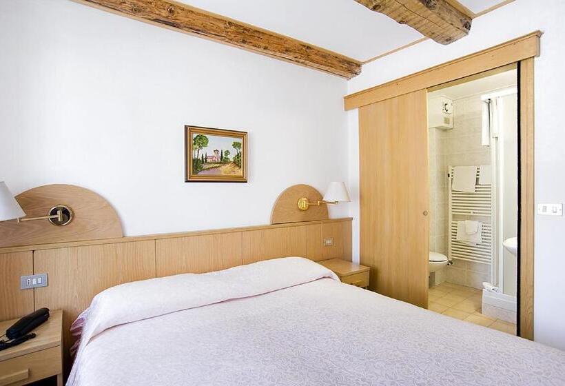 スタンダードトリプルルーム, Albergo Erika