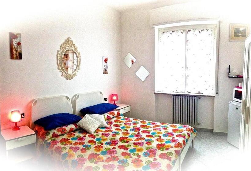 اتاق لوکس با چشم‌انداز شهر, Top Suit Uno   Guest House