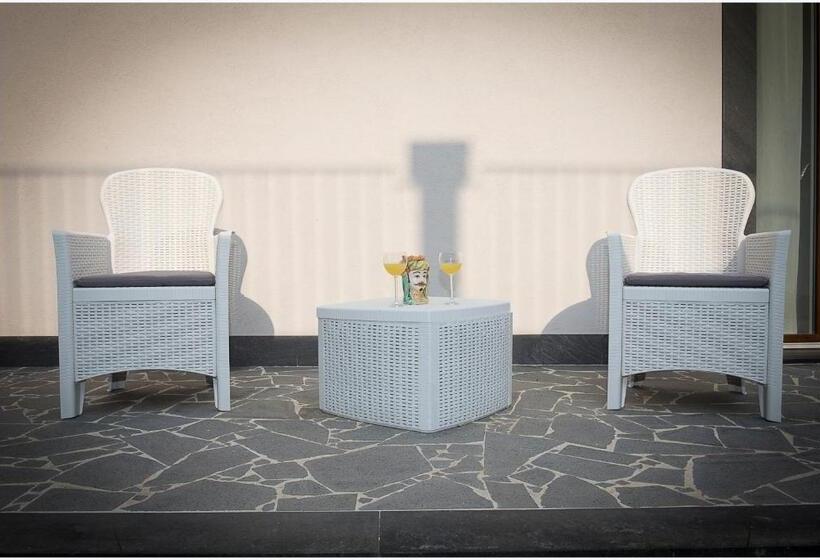 Номер Стандарт Вид на Сад, Dolce Vita