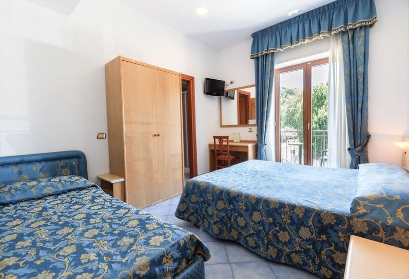 חדר סטנדרט לארבעה, La Pergoletta