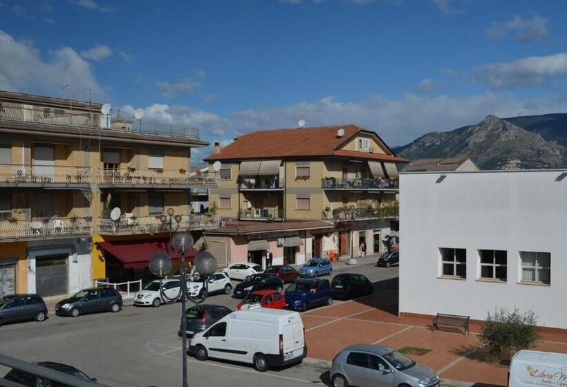 Апартаменты 2 Спальни с Террасой, B&b Aquino In Terrazza