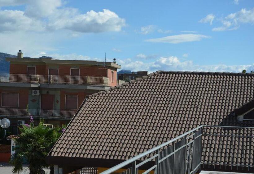 带露台两卧公寓, B&b Aquino In Terrazza