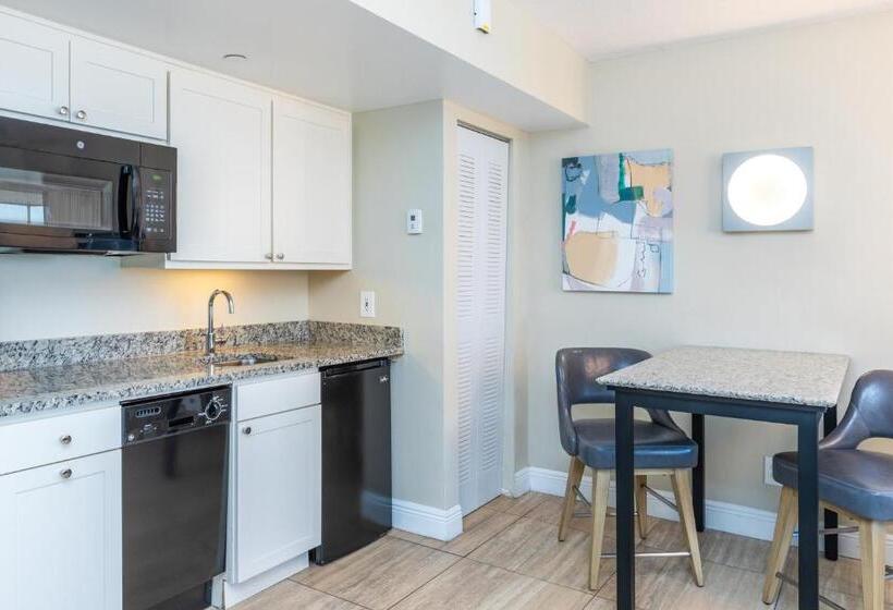 جناح ذو إطلالة, Diamond Head Beach Resort