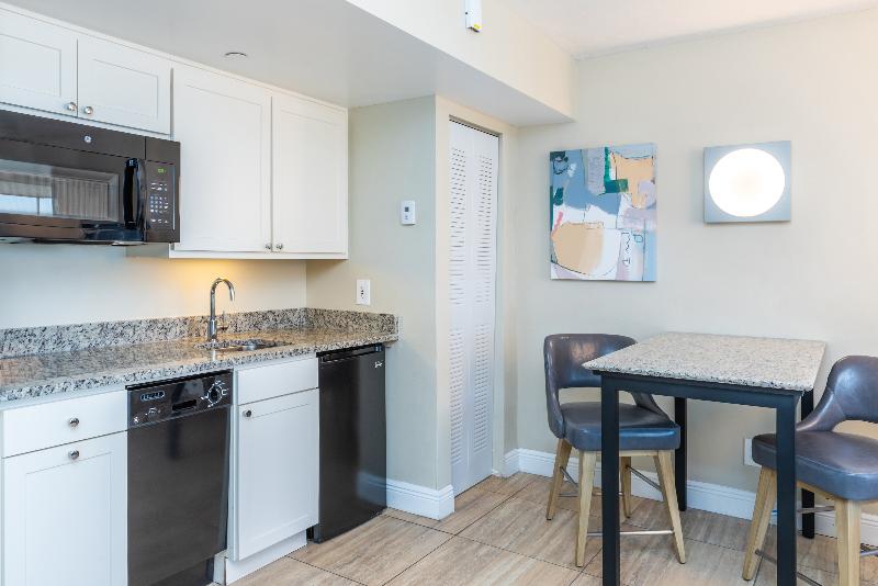 جناح ذو إطلالة, Diamond Head Beach Resort