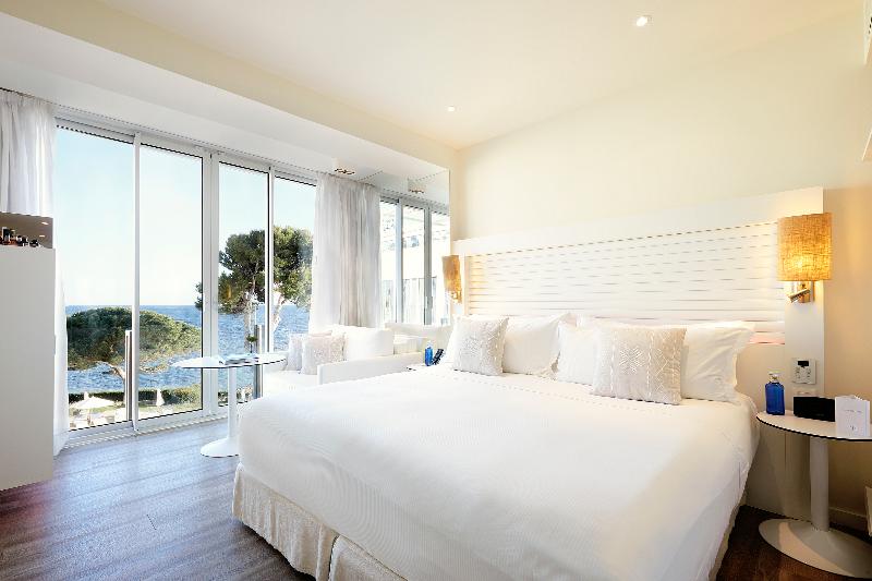 デラックススイート, Diamond Head Beach Resort