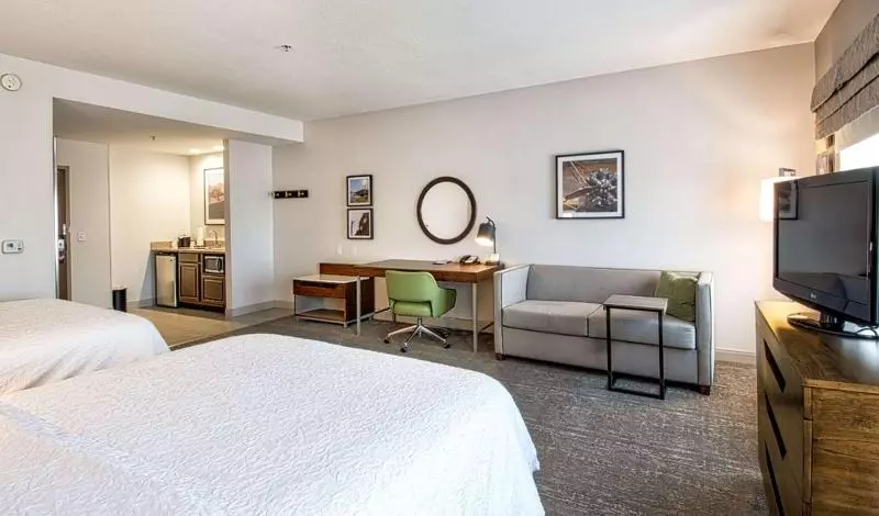 سوییت لوکس, Diamond Head Beach Resort