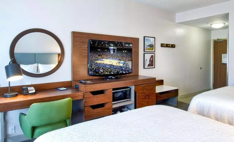 سوییت لوکس, Diamond Head Beach Resort