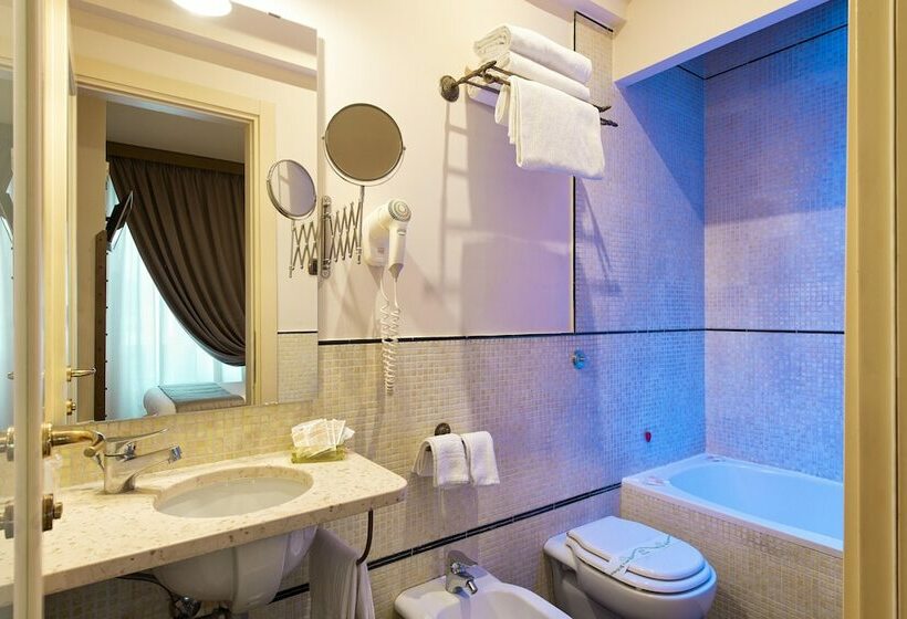 Standard Single Room, Grand Hotel Europa & Restaurant