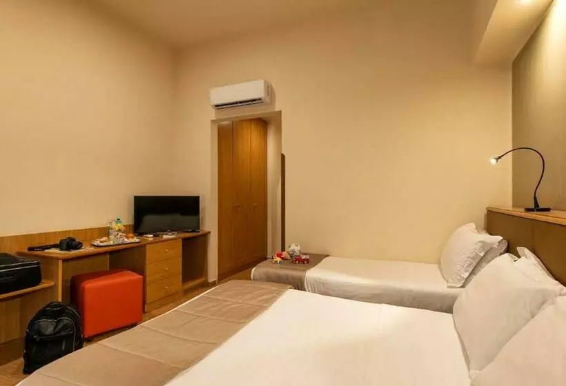 Standard Triple Room, Grand Hotel Europa & Restaurant