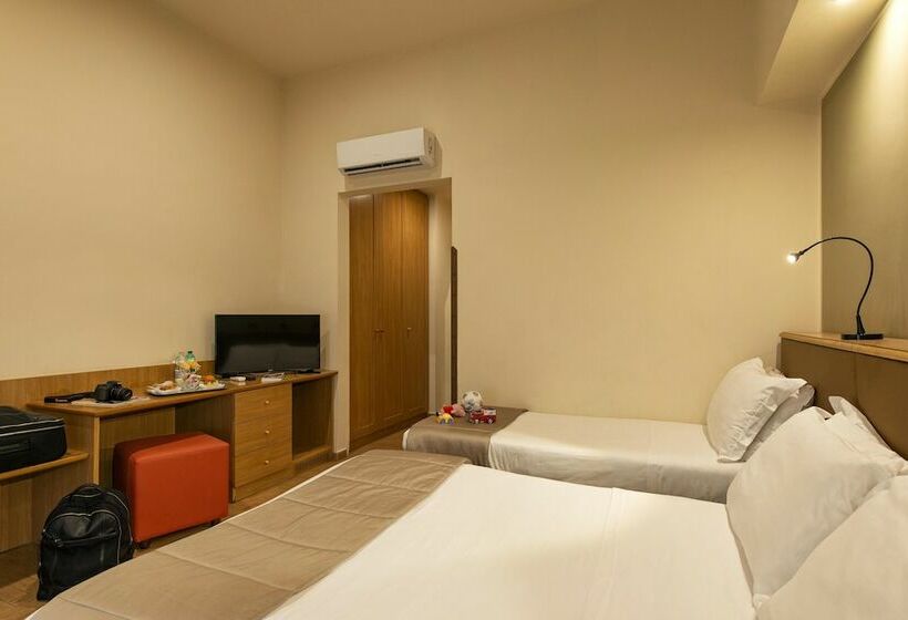 Standard Triple Room, Grand Hotel Europa & Restaurant