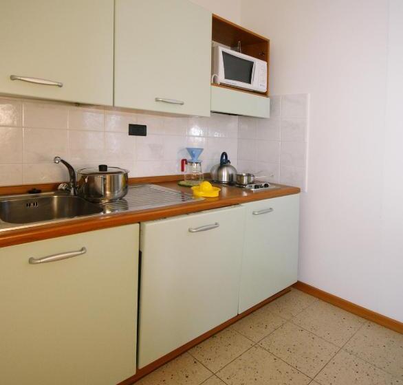 جناح عائلي, Ambassador Suite