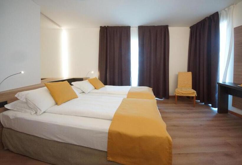 غرفة إقتصادية, Ambassador Suite