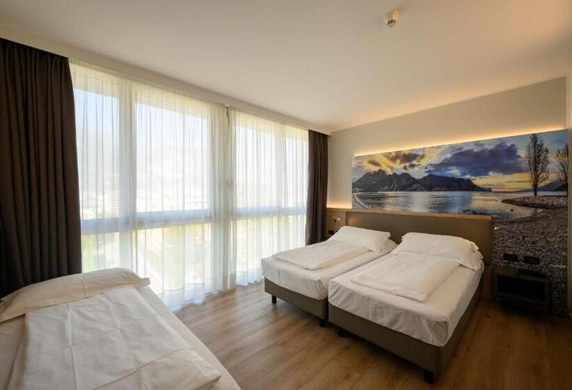 غرفة قياسية, Ambassador Suite