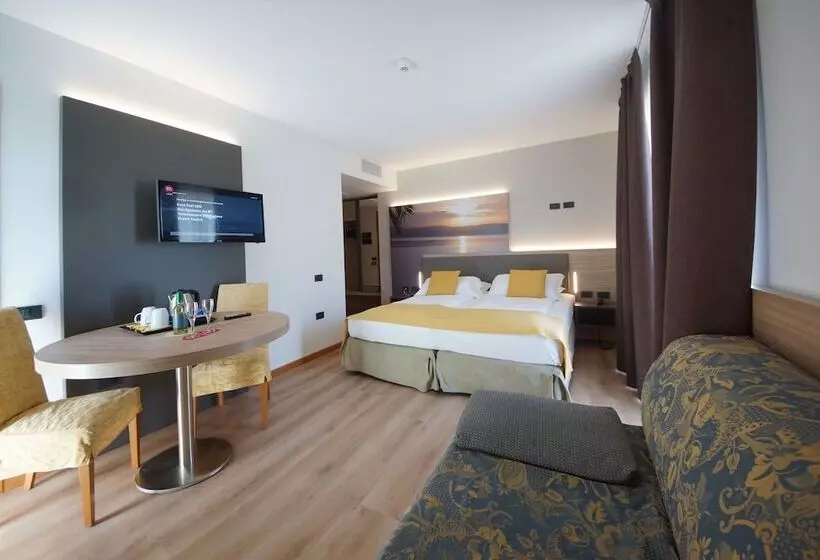 اتاق استاندارد سه نفره, Ambassador Suite
