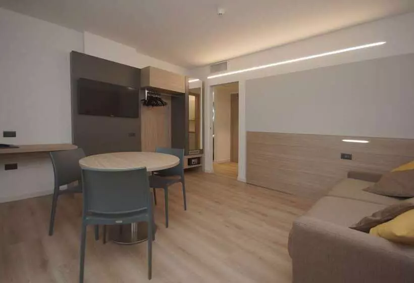 سوییت خانوادگی, Ambassador Suite