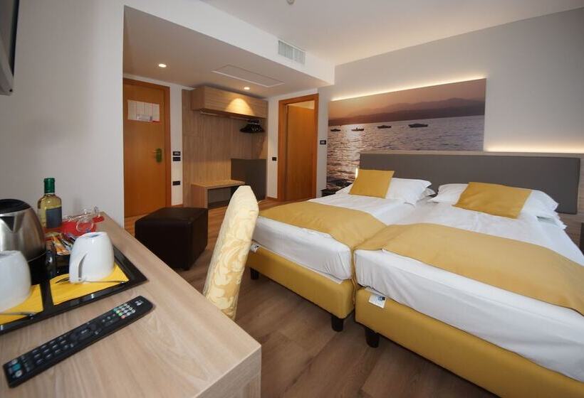 غرفة إقتصادية, Ambassador Suite