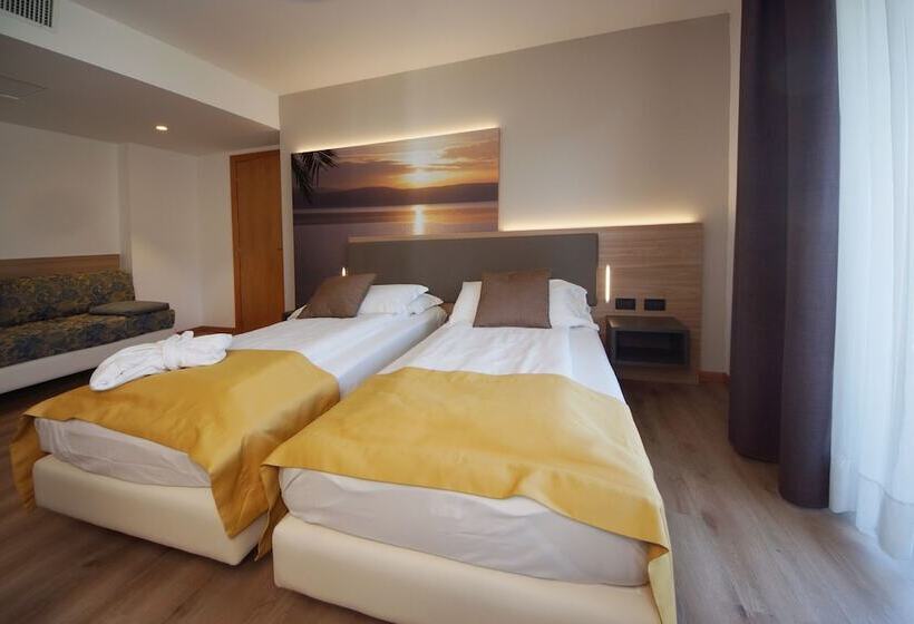 이코노미 룸, Ambassador Suite