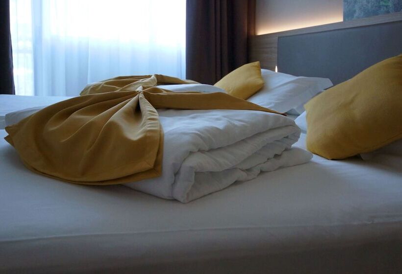 غرفة قياسية, Ambassador Suite