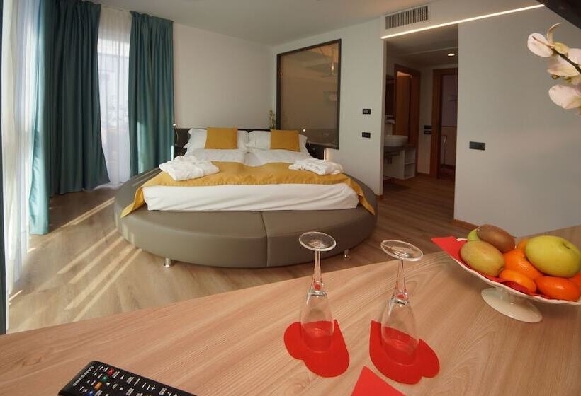 غرفة ديلوكس, Ambassador Suite