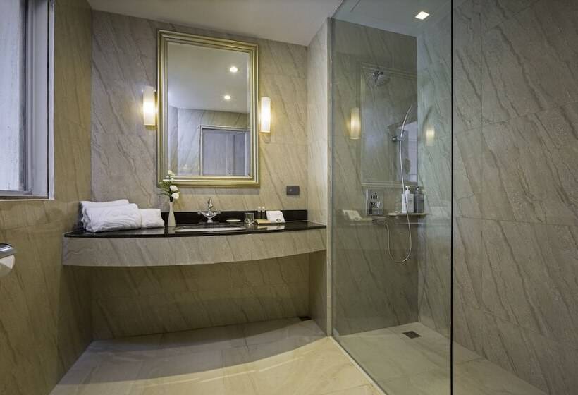 プールの見えるデラックスルーム, Aonang Villa Resort I Beach Front