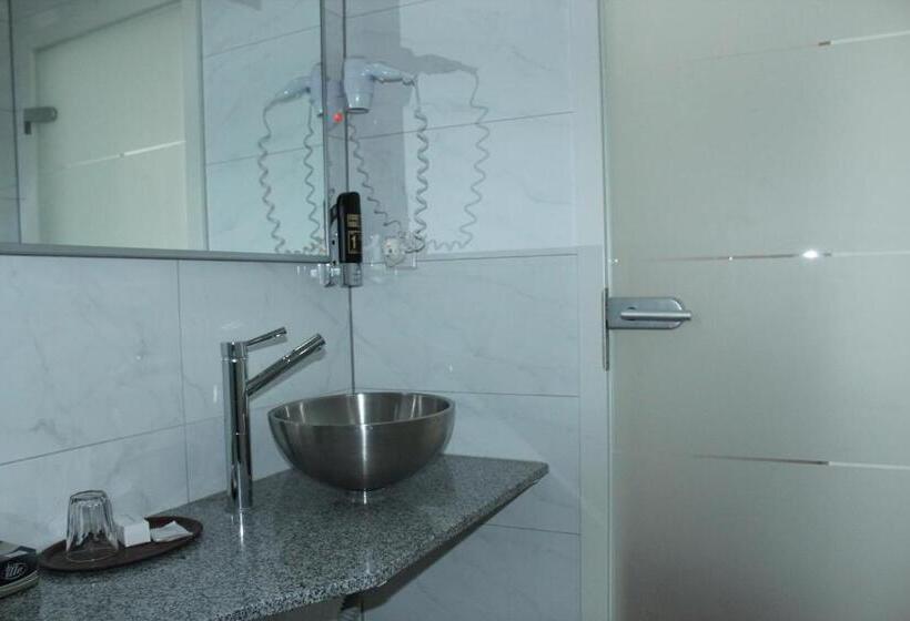 标准单人间, Rugs Hotel Düsseldorf