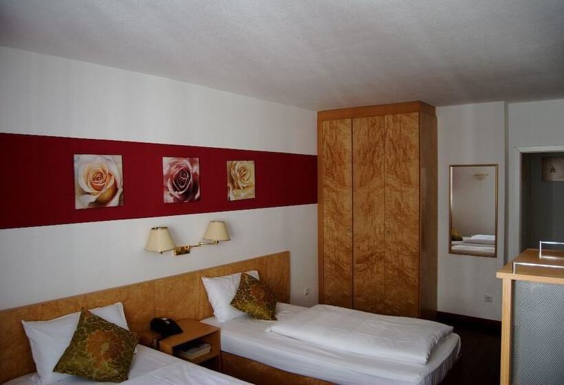 Номер Стандарт, Rugs Hotel Düsseldorf