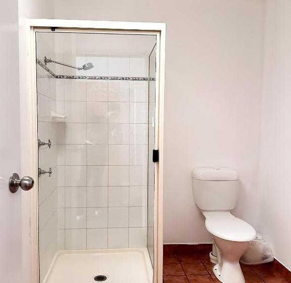 اتاق لوکس سه تخته, Boulevard Lodge Bundaberg