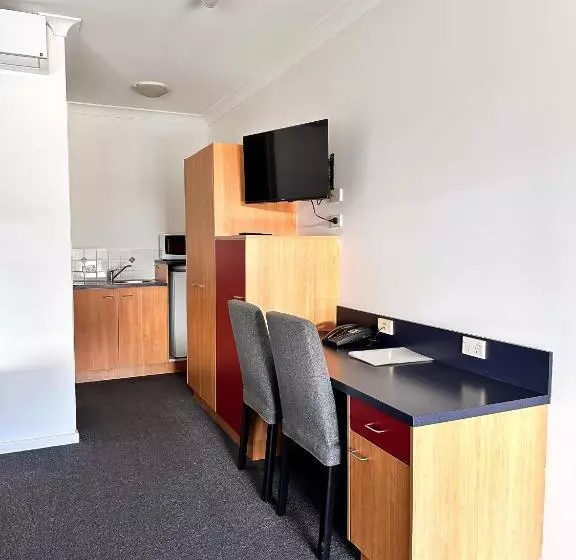 اتاق لوکس سه تخته, Boulevard Lodge Bundaberg