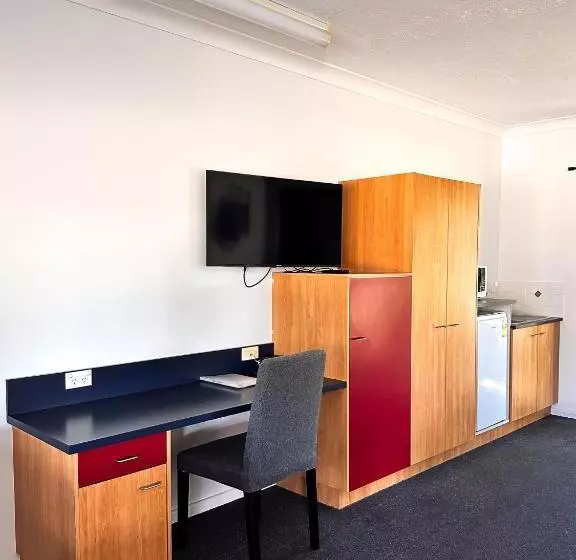 اتاق لوکس سه تخته, Boulevard Lodge Bundaberg