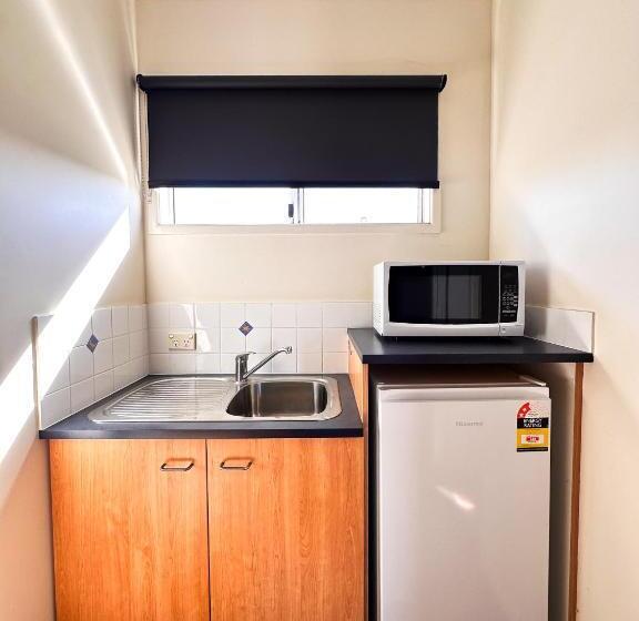 اتاق لوکس سه تخته, Boulevard Lodge Bundaberg