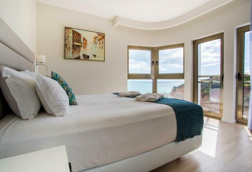 סוויטת ג'וניור, Carvi Beach