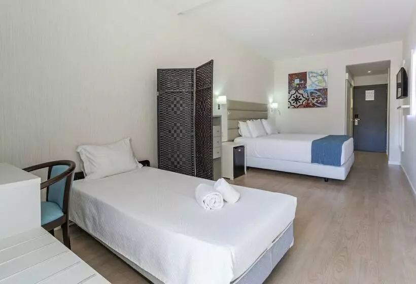 اتاق استاندارد سه نفره, Carvi Beach