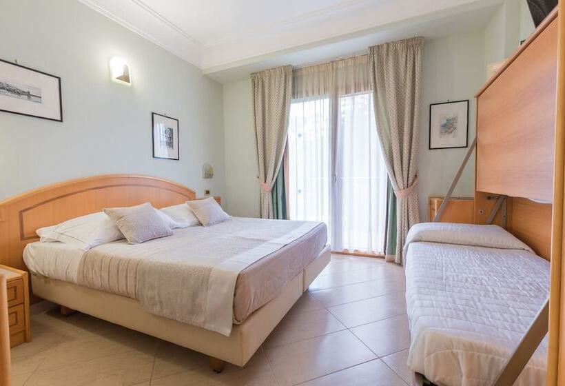 スタンダードトリプルルーム, Gardenia Sorrento