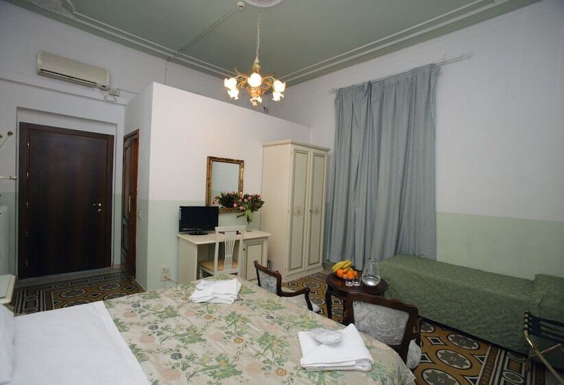 اتاق استاندارد, Desiree