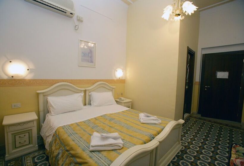 اتاق استاندارد, Desiree