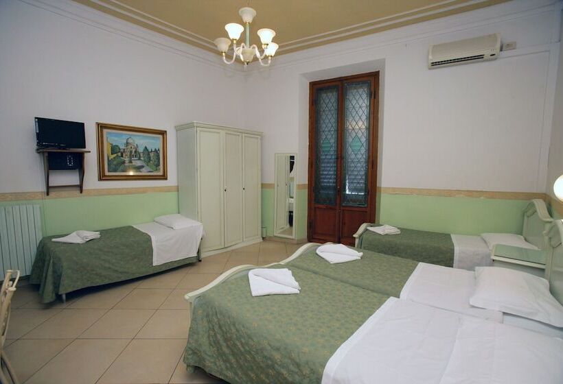 اتاق خانوادگی, Desiree