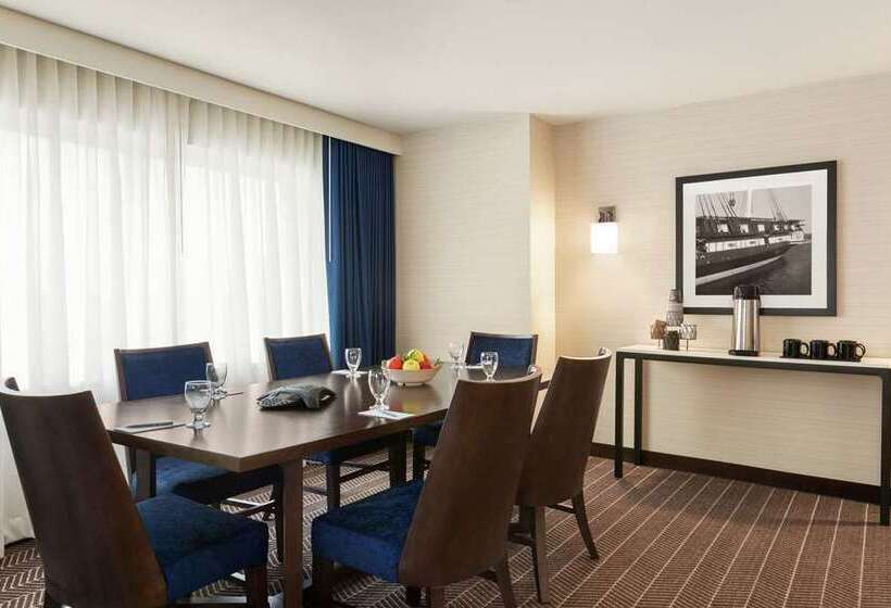이그제큐티브 스위트, Embassy Suites  Boston Logan Airport