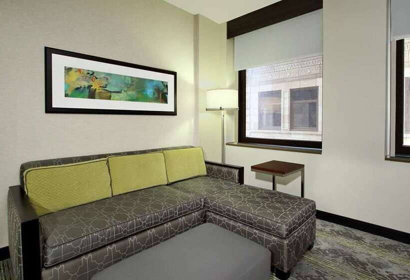 스위트 킹사이즈 침대, Embassy Suites  Boston Logan Airport