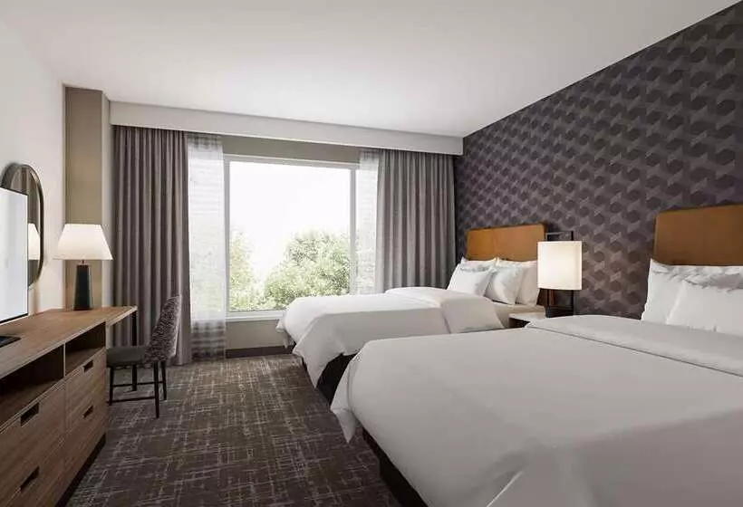 سوییت اجرایی, Embassy Suites  Boston Logan Airport