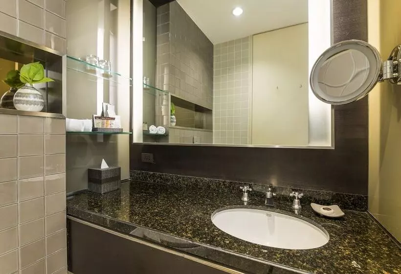 اتاق لوکس با تخت بزرگ, Emporium Suites By Chatrium