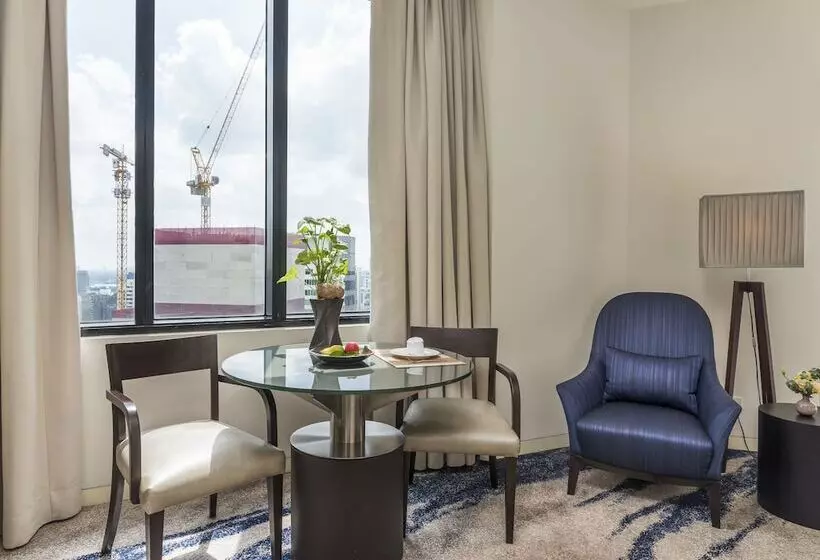 اتاق لوکس با تخت بزرگ, Emporium Suites By Chatrium