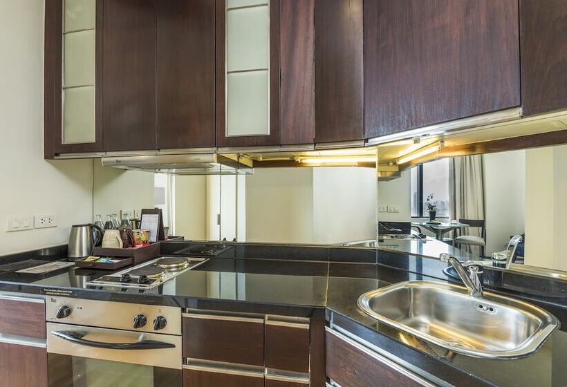 اتاق لوکس با تخت بزرگ, Emporium Suites By Chatrium