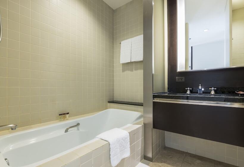 سوئیت مدیریتی 2 خوابه, Emporium Suites By Chatrium