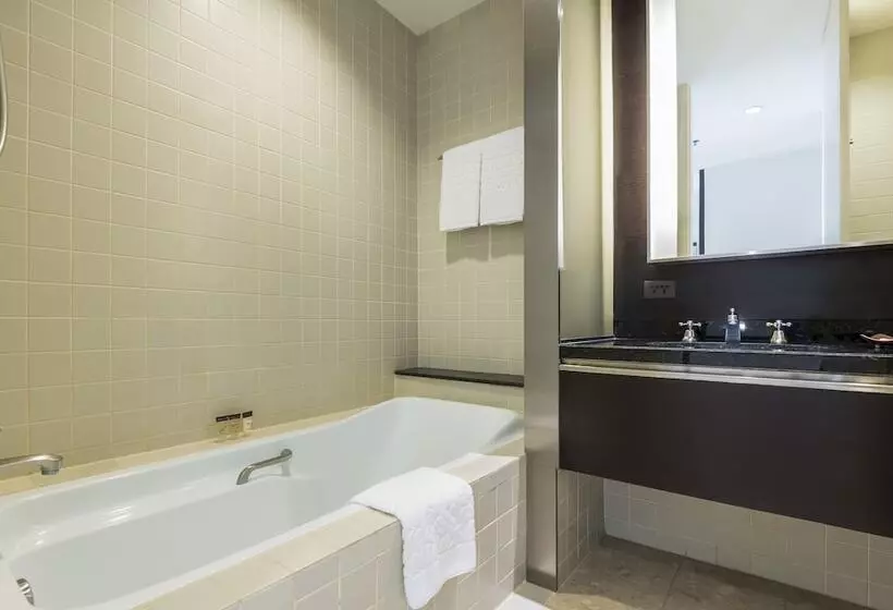 سوئیت مدیریتی 2 خوابه, Emporium Suites By Chatrium