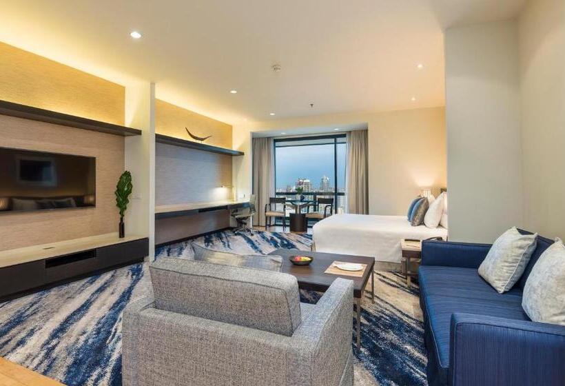 اتاق لوکس با تخت بزرگ, Emporium Suites By Chatrium