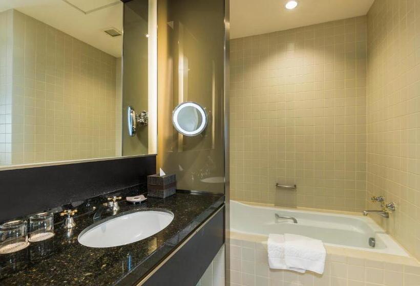 سوئیت مدیریتی 2 خوابه, Emporium Suites By Chatrium